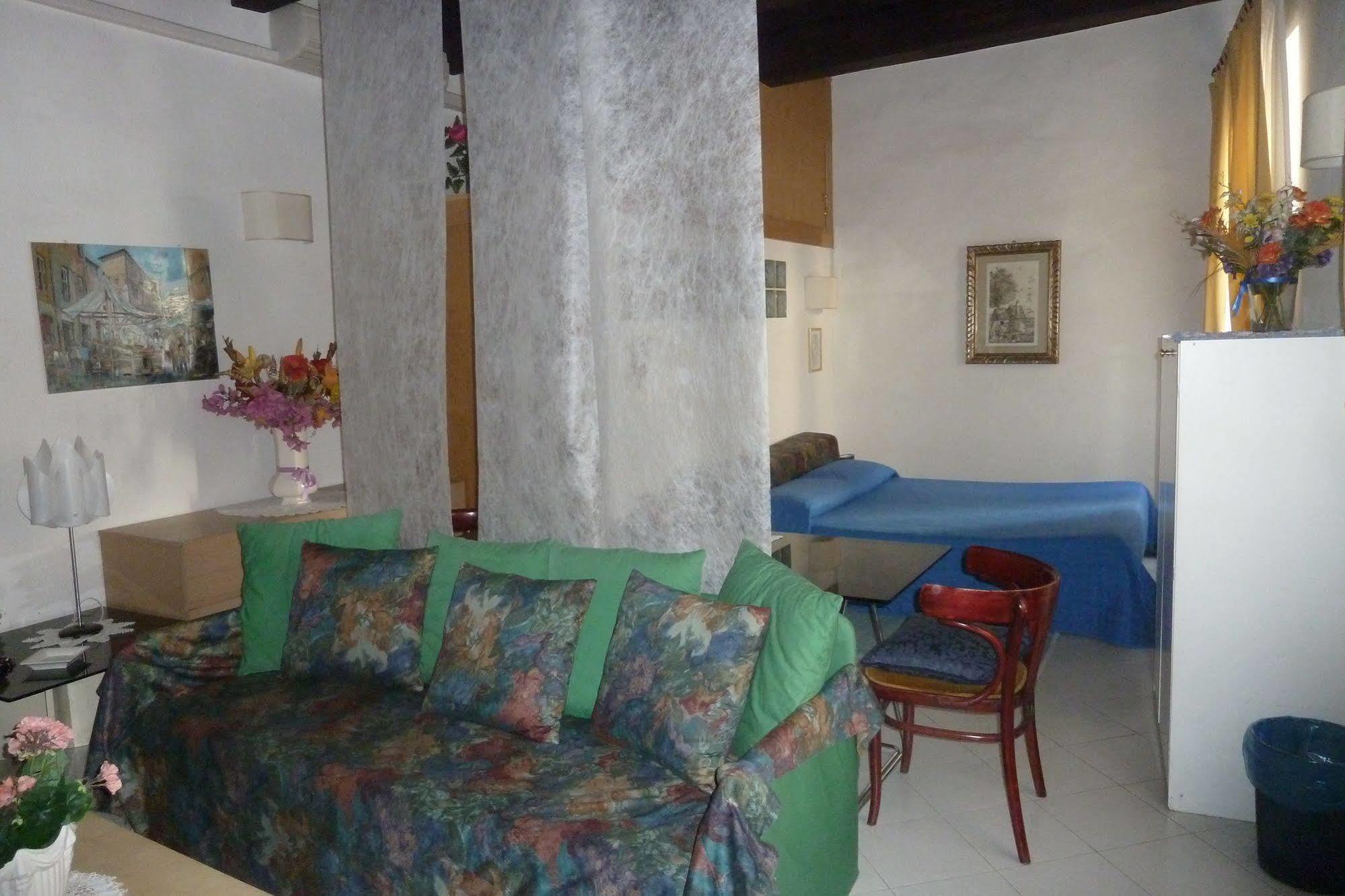 Bb Santa Rosa Bed & Breakfast วิแตร์โบ ภายนอก รูปภาพ